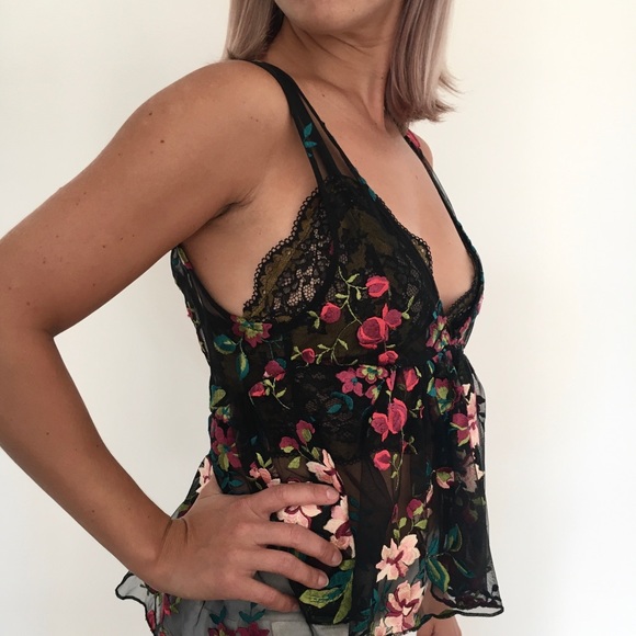 Ecoté Embroidered Top - Picture 2 of 6